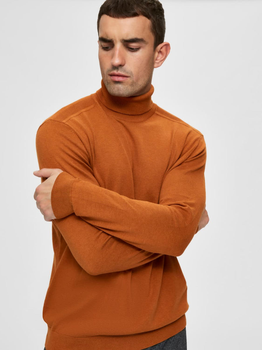 Turtleneck - Rust Brown